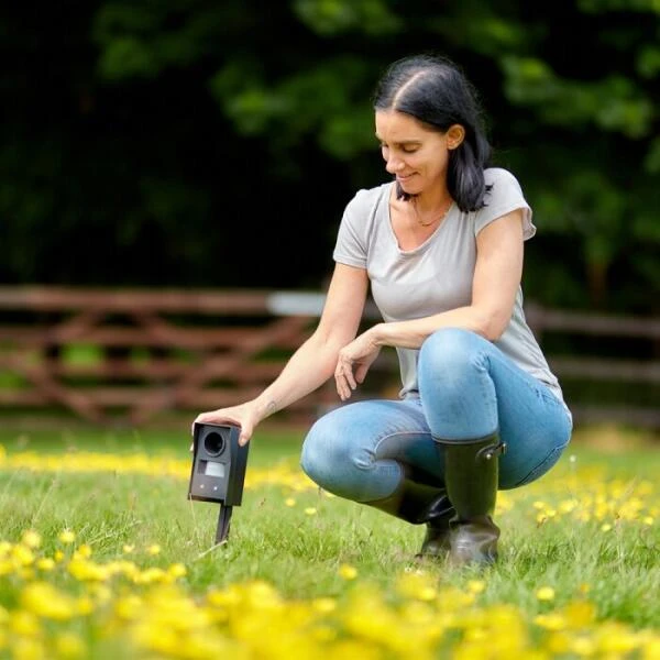 Mega Sonic Vossenverjager - Licht & Geluid 2 Mega Sonic Vossenverjager - Licht & Geluid - Afbeelding 2